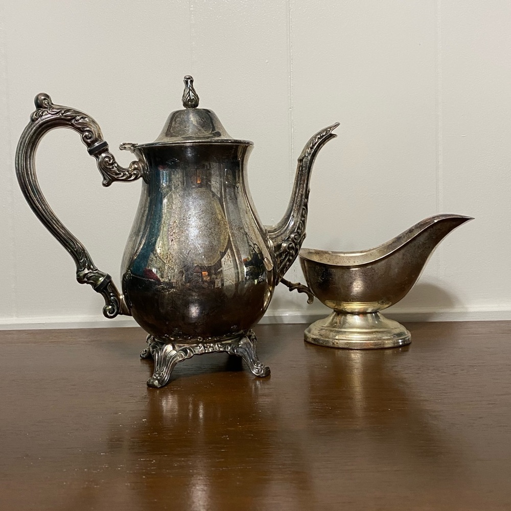 Vintage Unique Teapot and Gravy Boat